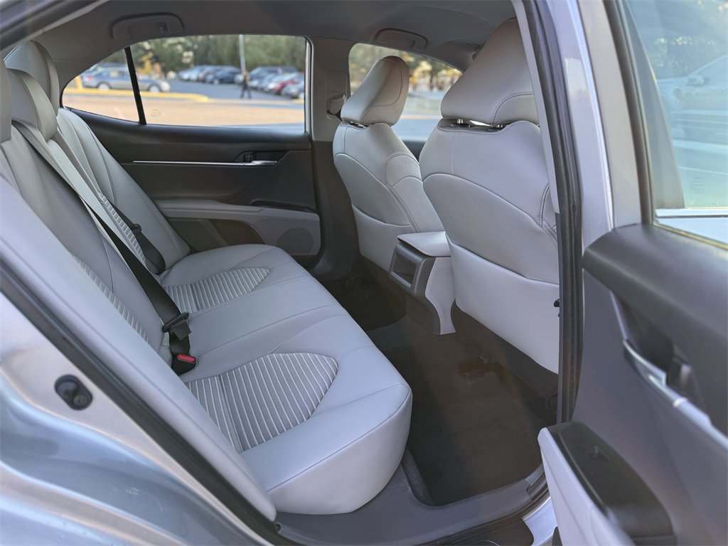Used 2022 Toyota Camry SE image 14