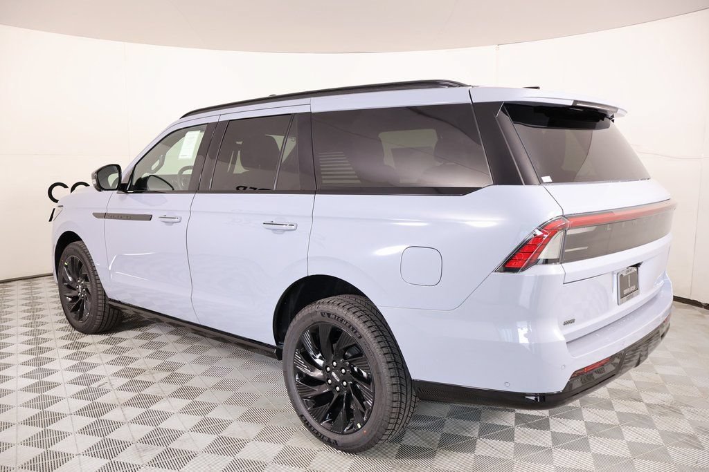 New 2025 Lincoln Navigator Reserve w/ Jet Appearance Package AWD/4WD image 24