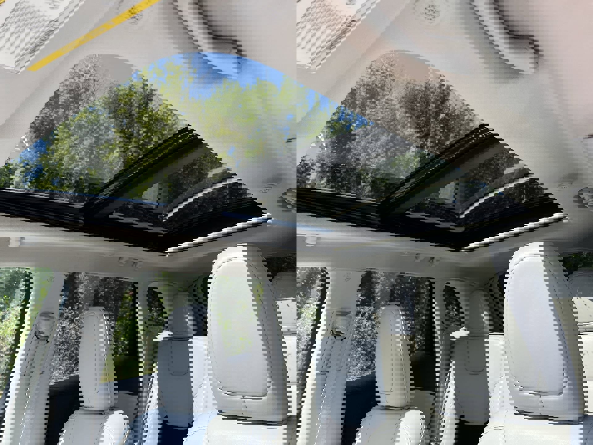 Used 2021 Jeep Cherokee Latitude Plus w/ Sun & Sound Group image 18