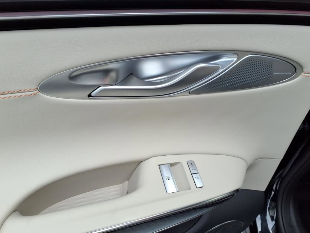 New 2026 Genesis GV70 3.5T Sport Prestige image 8