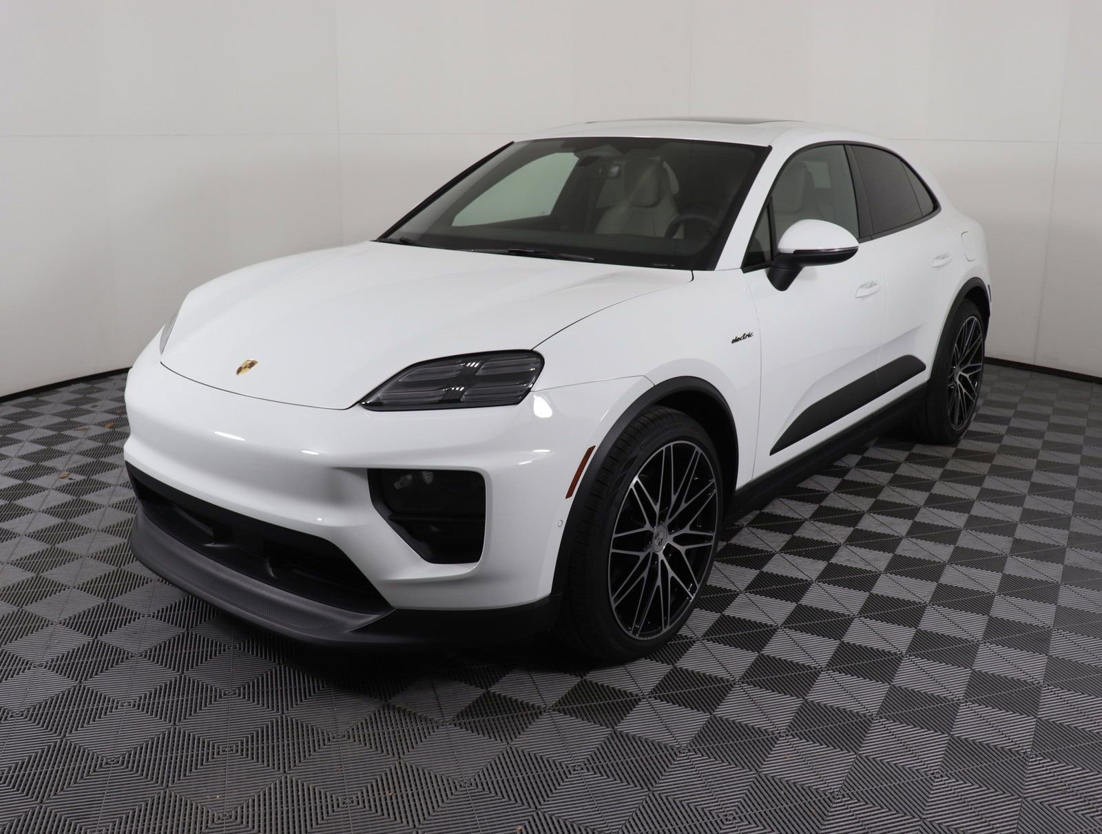 Certified 2024 Porsche Macan 4 Electric AWD/4WD image 1