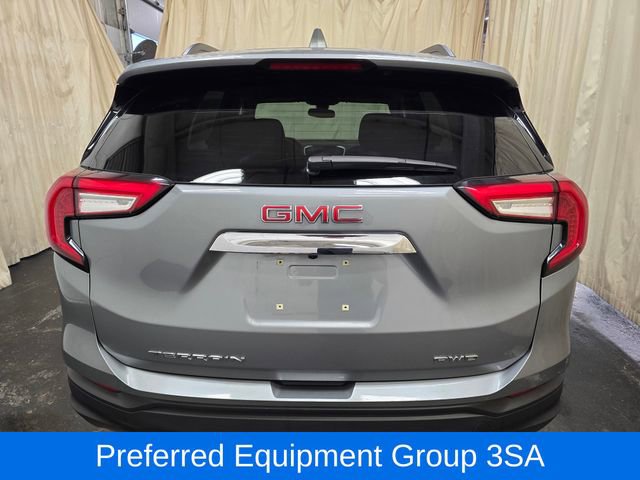 Used 2023 GMC Terrain SLE w/ Driver Convenience Package image 8