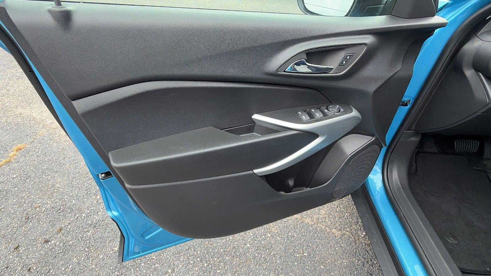New 2026 Chevrolet Trax LS w/ LS Convenience Package FWD image 14