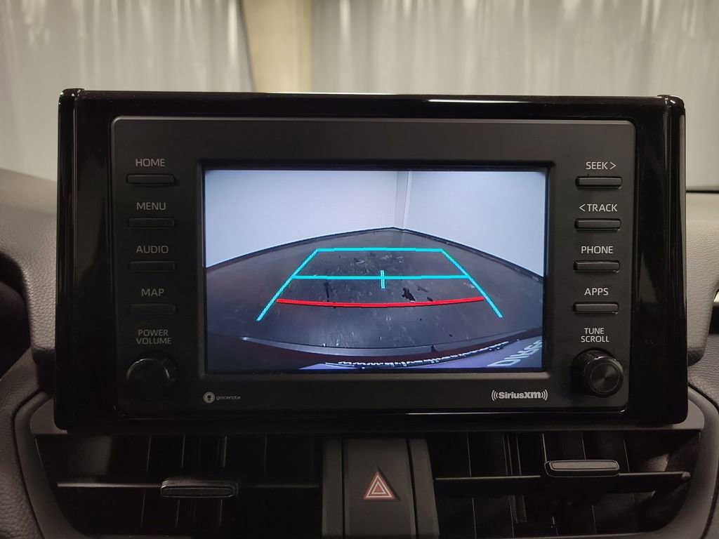 Used 2021 Toyota RAV4 LE image 19