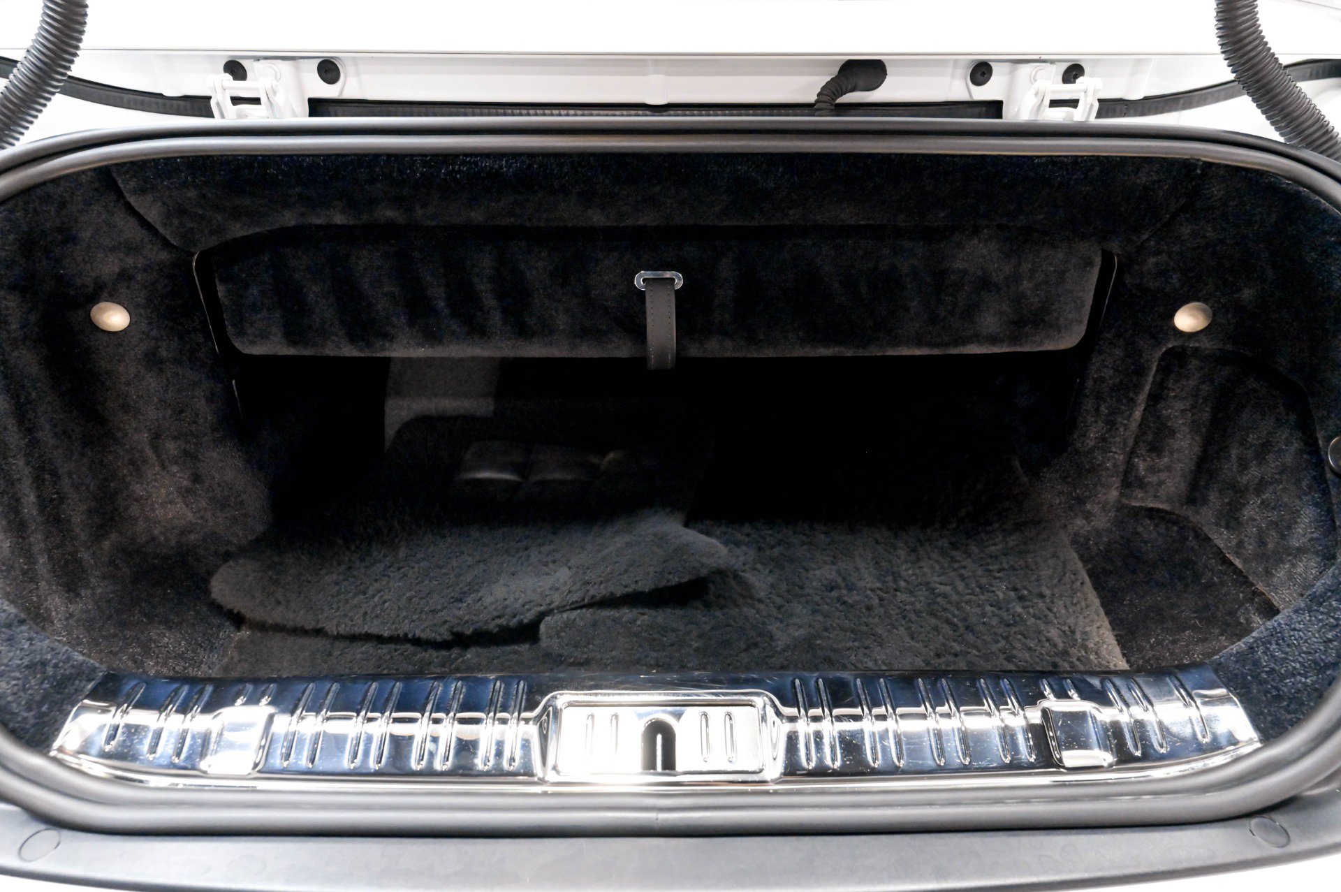 Used 2017 Rolls-Royce Dawn RWD image 46