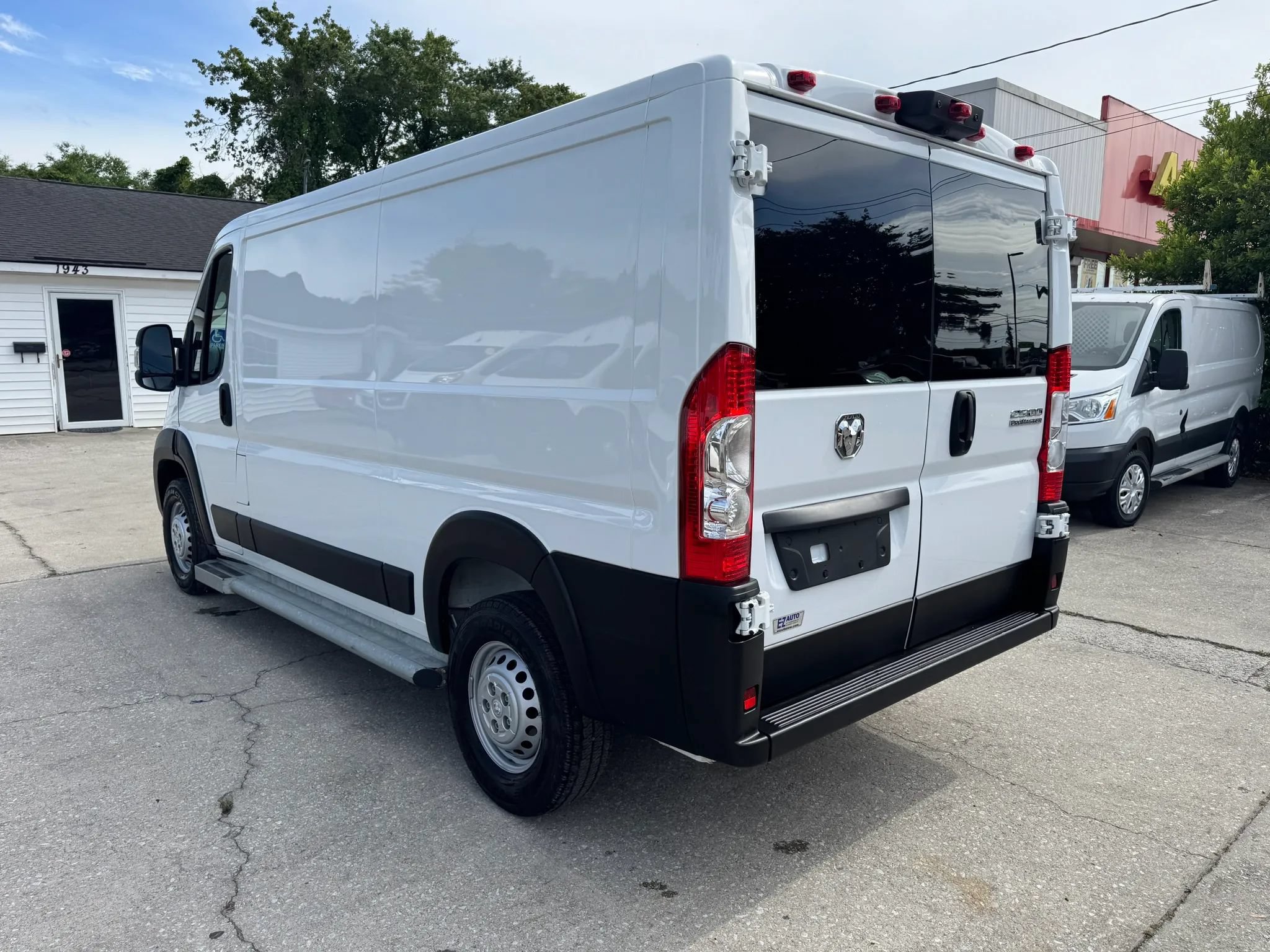 Used 2025 RAM ProMaster 2500 w/ U-Haul Equipment Group FWD image 9