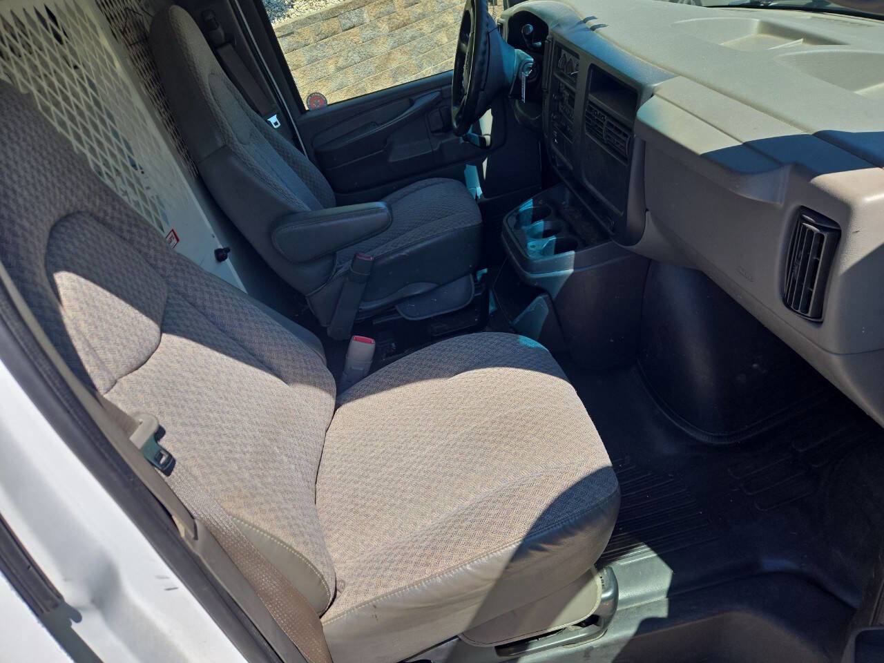 Used 2006 GMC Savana 2500 RWD image 18