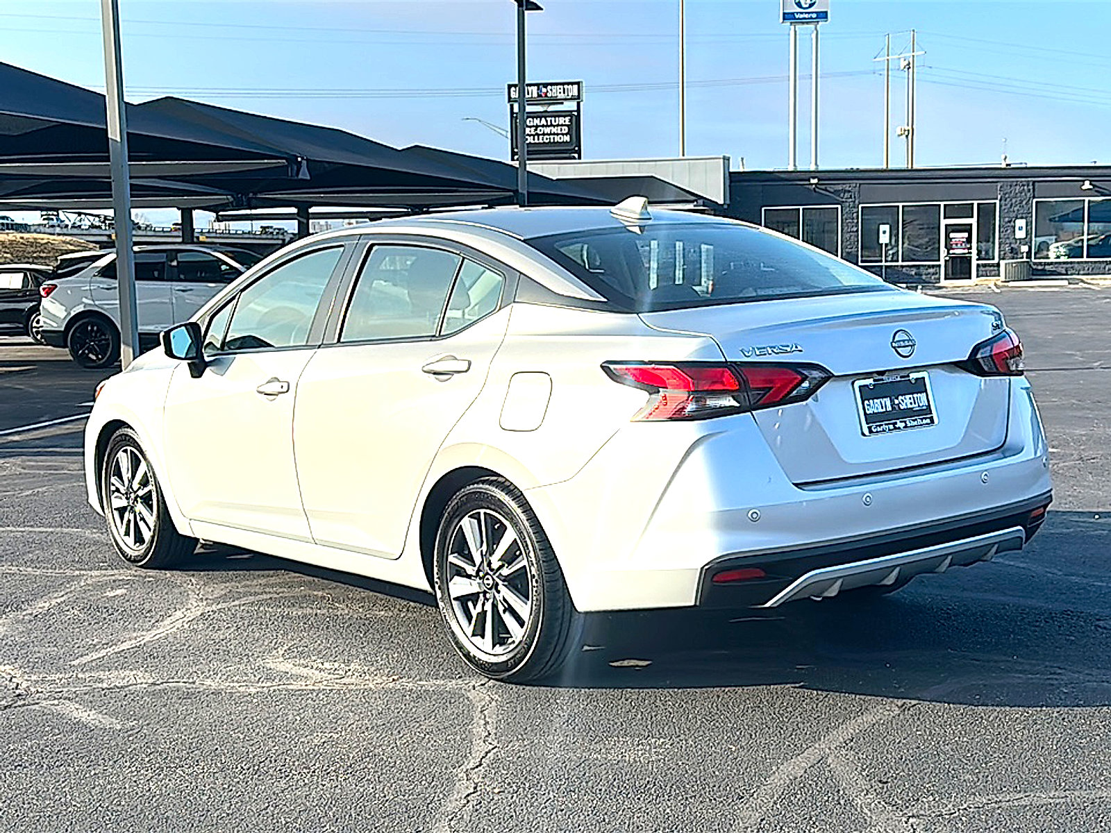 Used 2023 Nissan Versa SV image 6