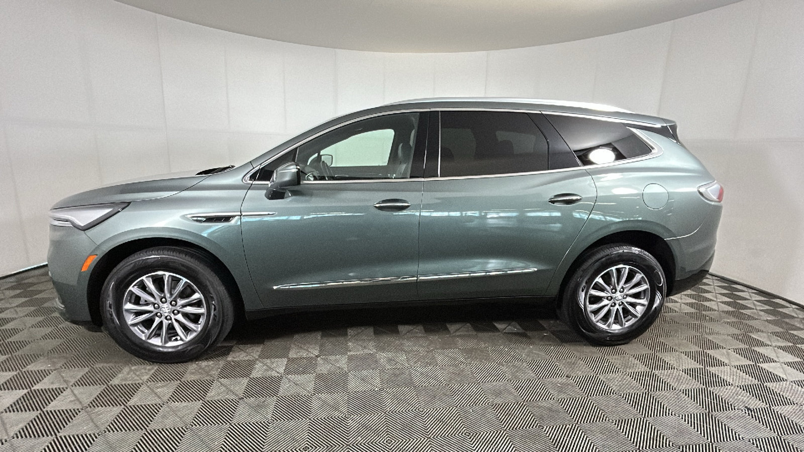Used 2023 Buick Enclave Essence w/ LPO, Floor Liner Package FWD image 7
