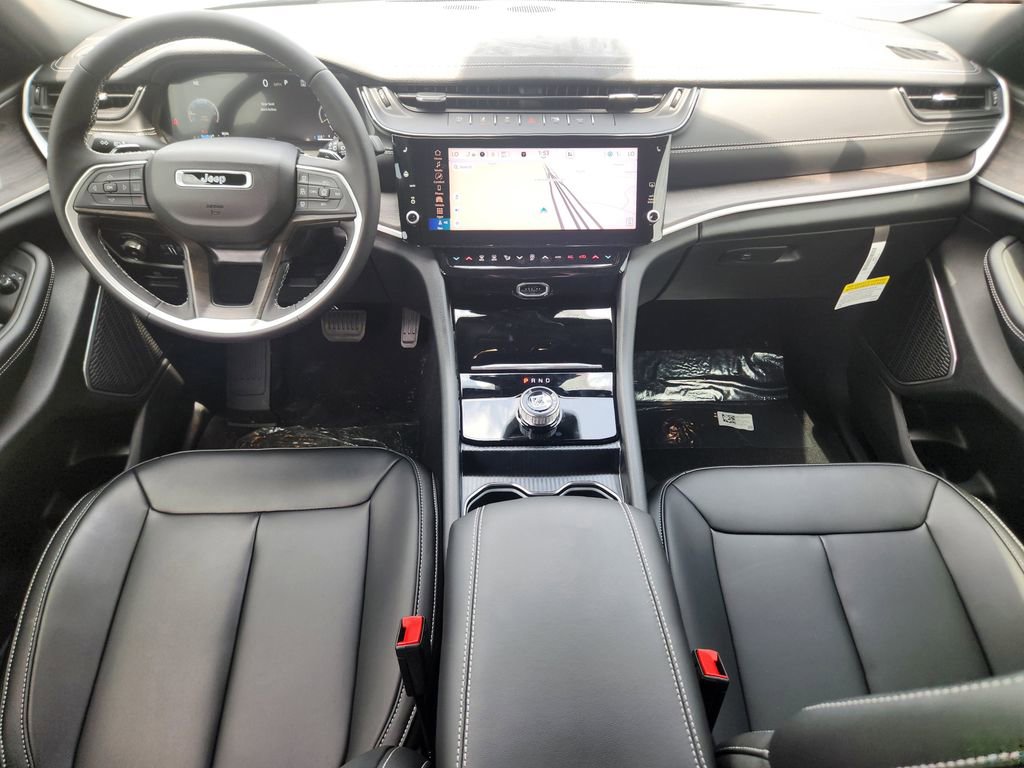 New 2026 Jeep Grand Cherokee Limited RWD image 17