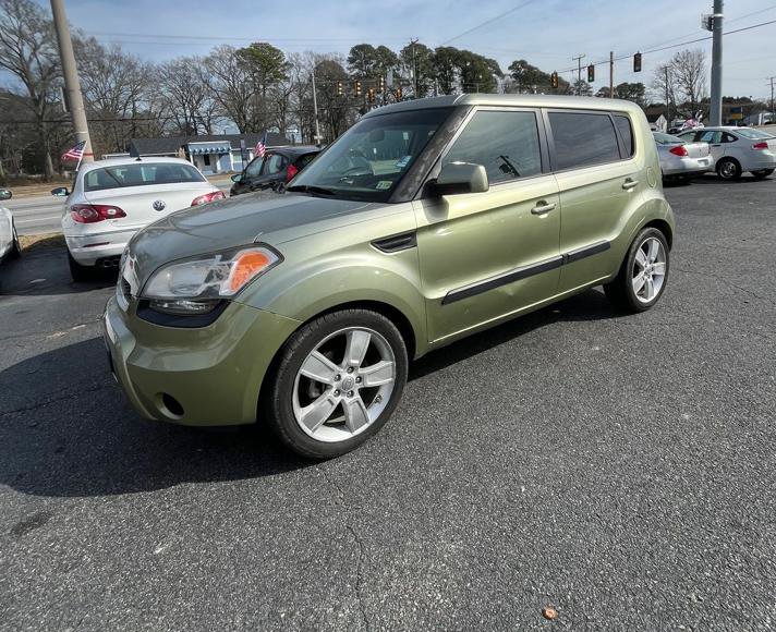 Used 2011 Kia Soul ! image 1