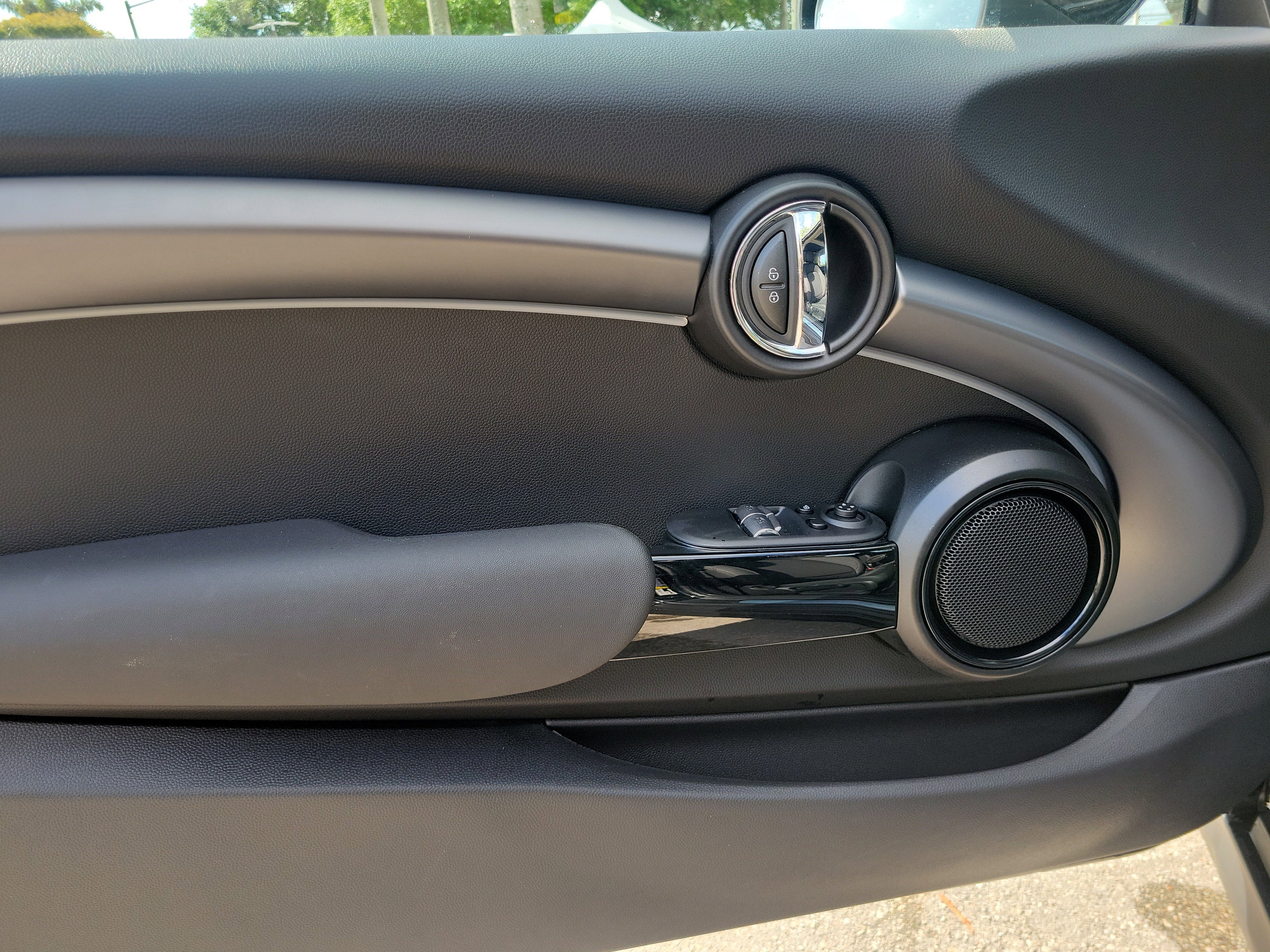 Used 2024 MINI Cooper 2-Door Hardtop image 10