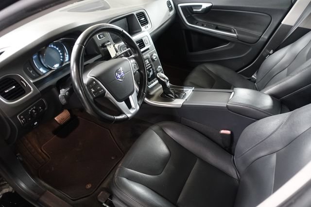 Used 2015 Volvo V60 T5 Platinum w/ Climate Package AWD/4WD image 10