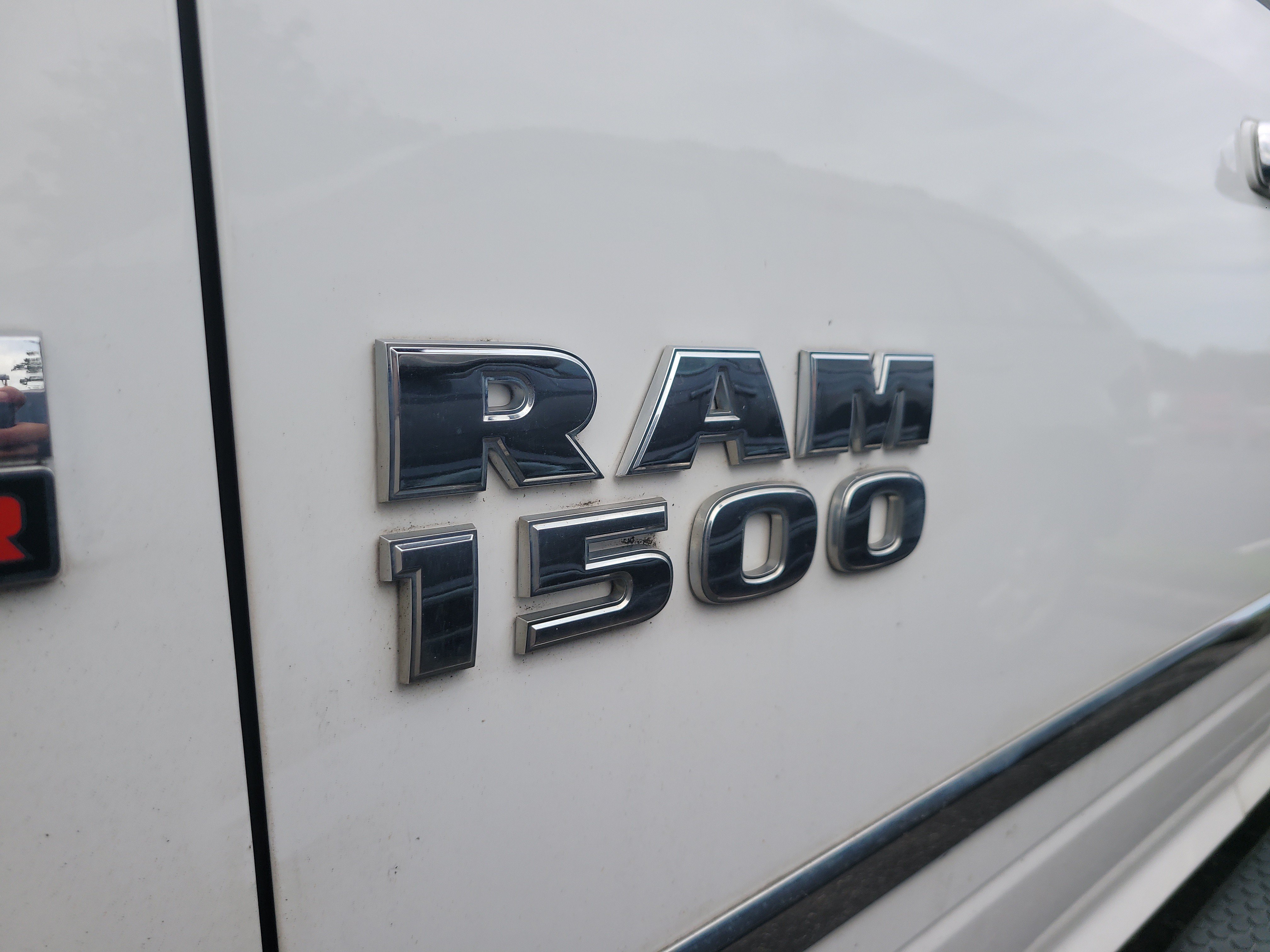 Used 2017 RAM 1500 Laramie w/ Convenience Group AWD/4WD image 9