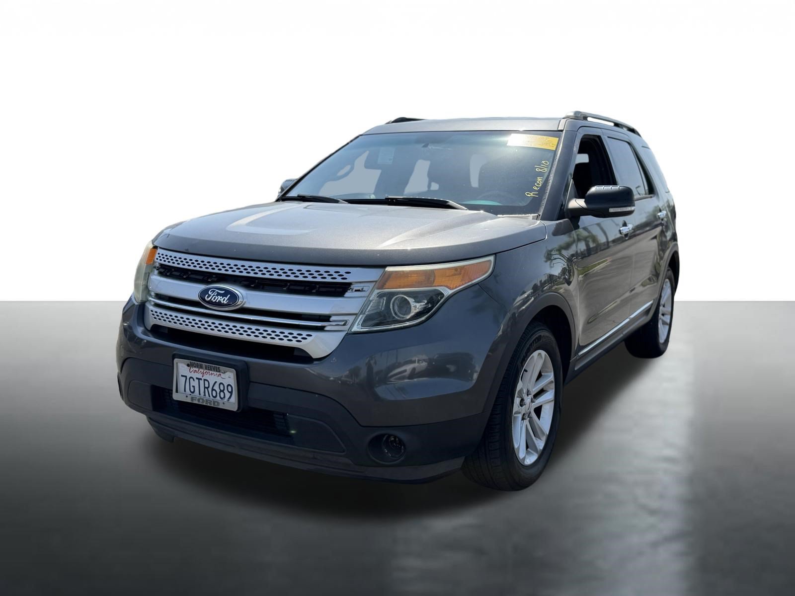 Used 2015 Ford Explorer XLT w/ Equipment Group 202A FWD image 4