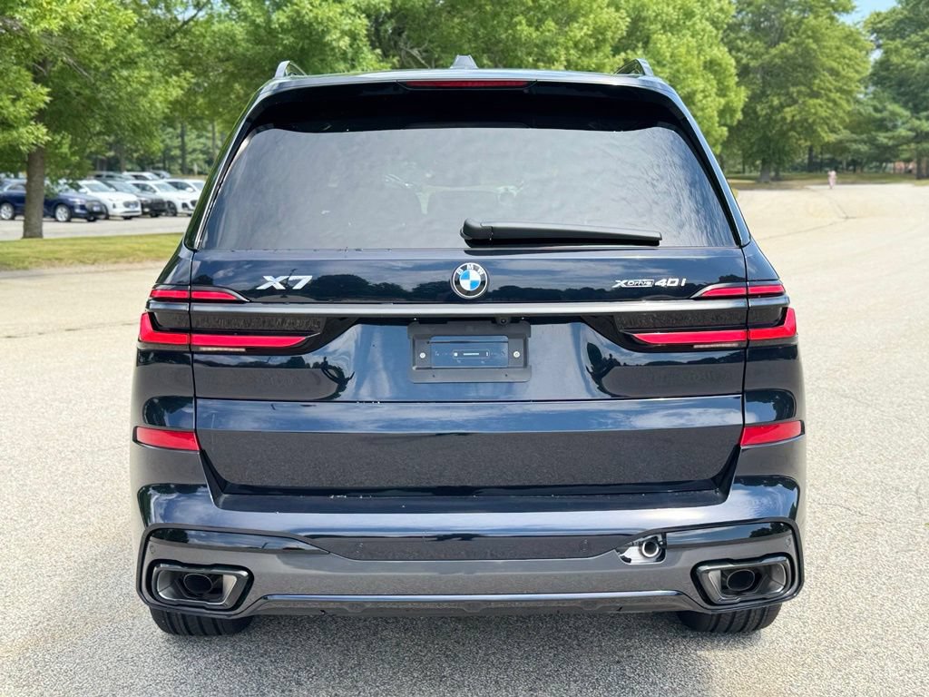New 2027 BMW X7 xDrive40i w/ M Sport Package AWD/4WD image 5