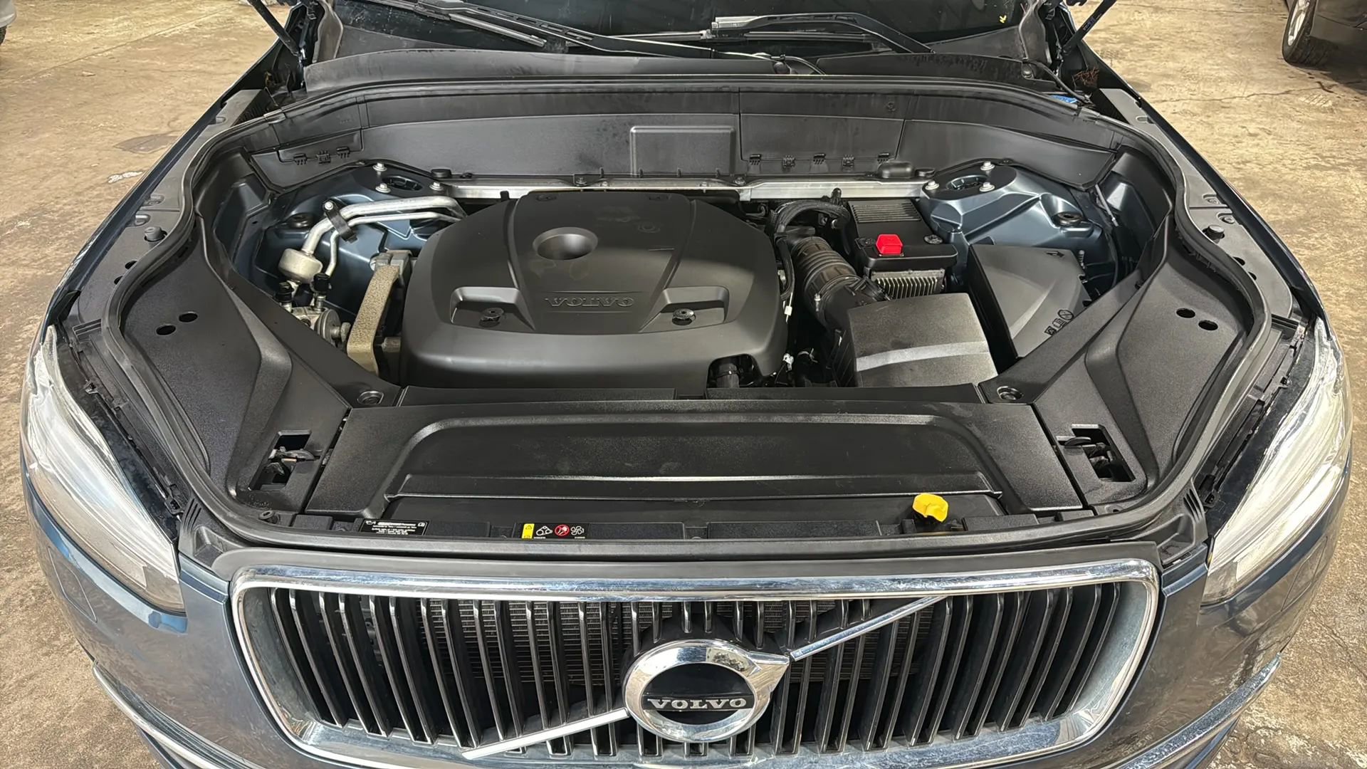 Used 2018 Volvo XC90 T6 Momentum w/ Momentum Plus Package AWD/4WD image 23