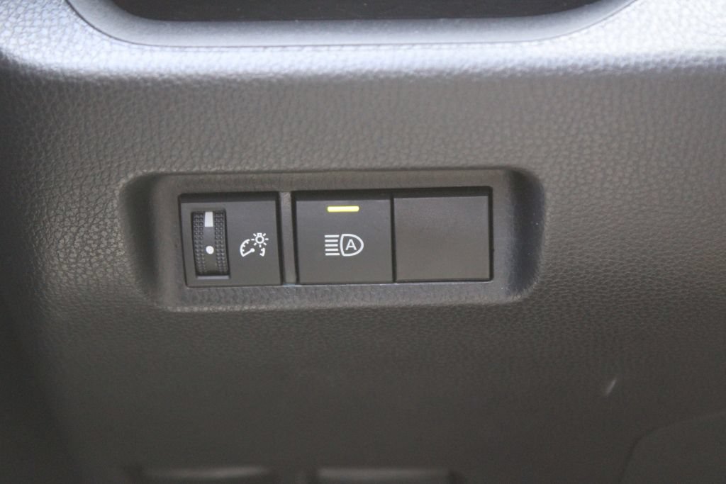 Used 2024 Toyota RAV4 XLE AWD/4WD image 28