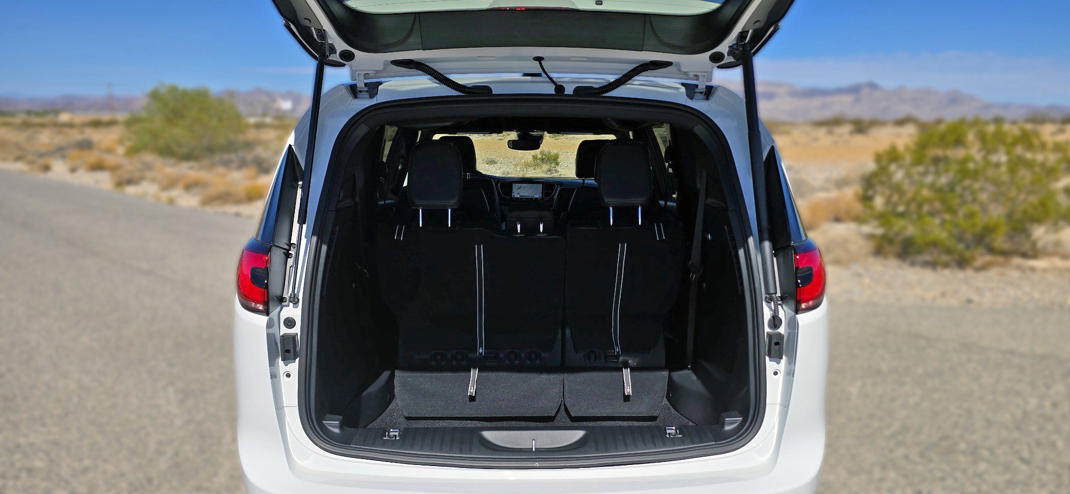 New 2026 Chrysler Pacifica Select image 5