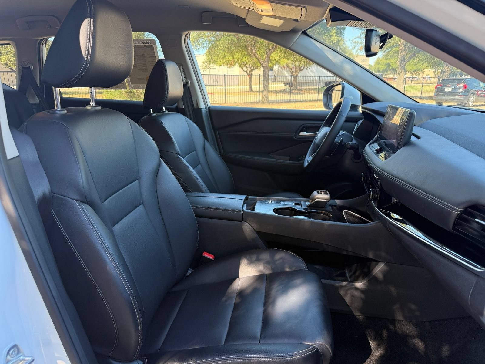 Used 2026 Nissan Rogue SL FWD image 38