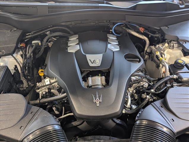 Used 2024 Maserati Levante GT Ultima image 22