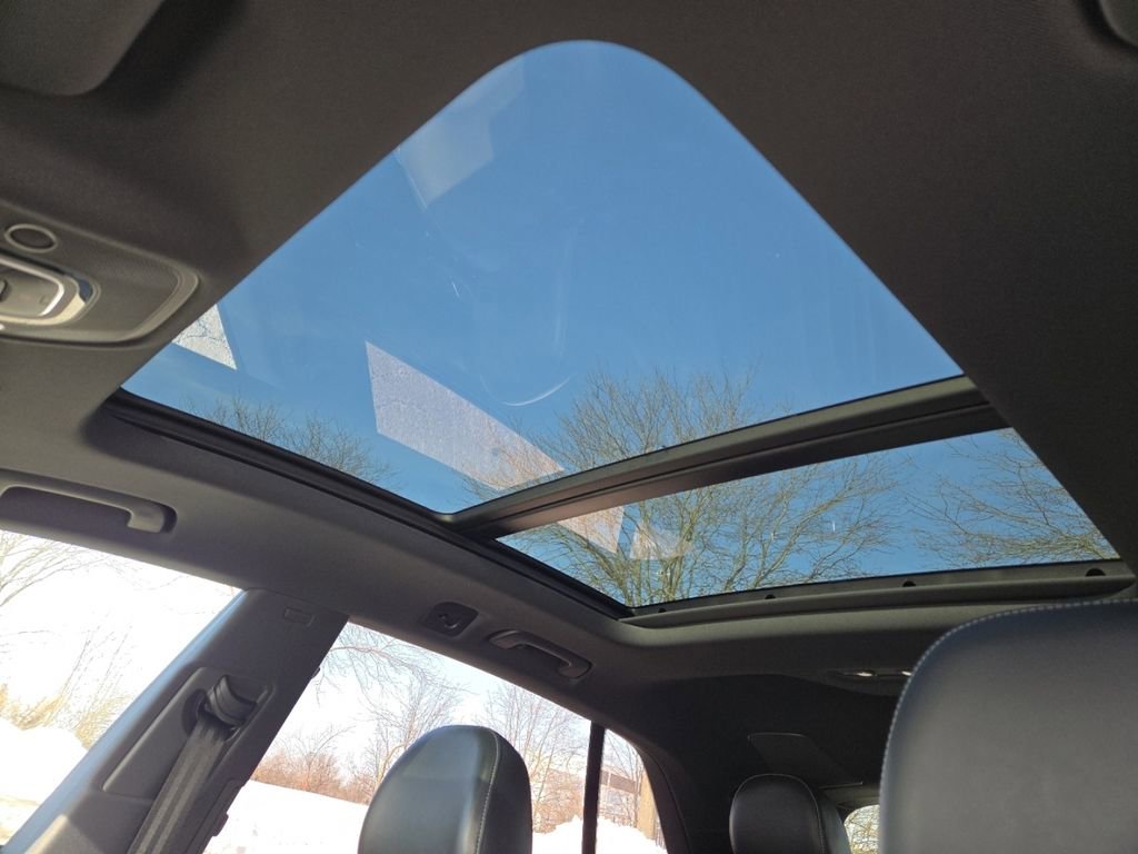 Used 2025 Audi Q8 Prestige image 3