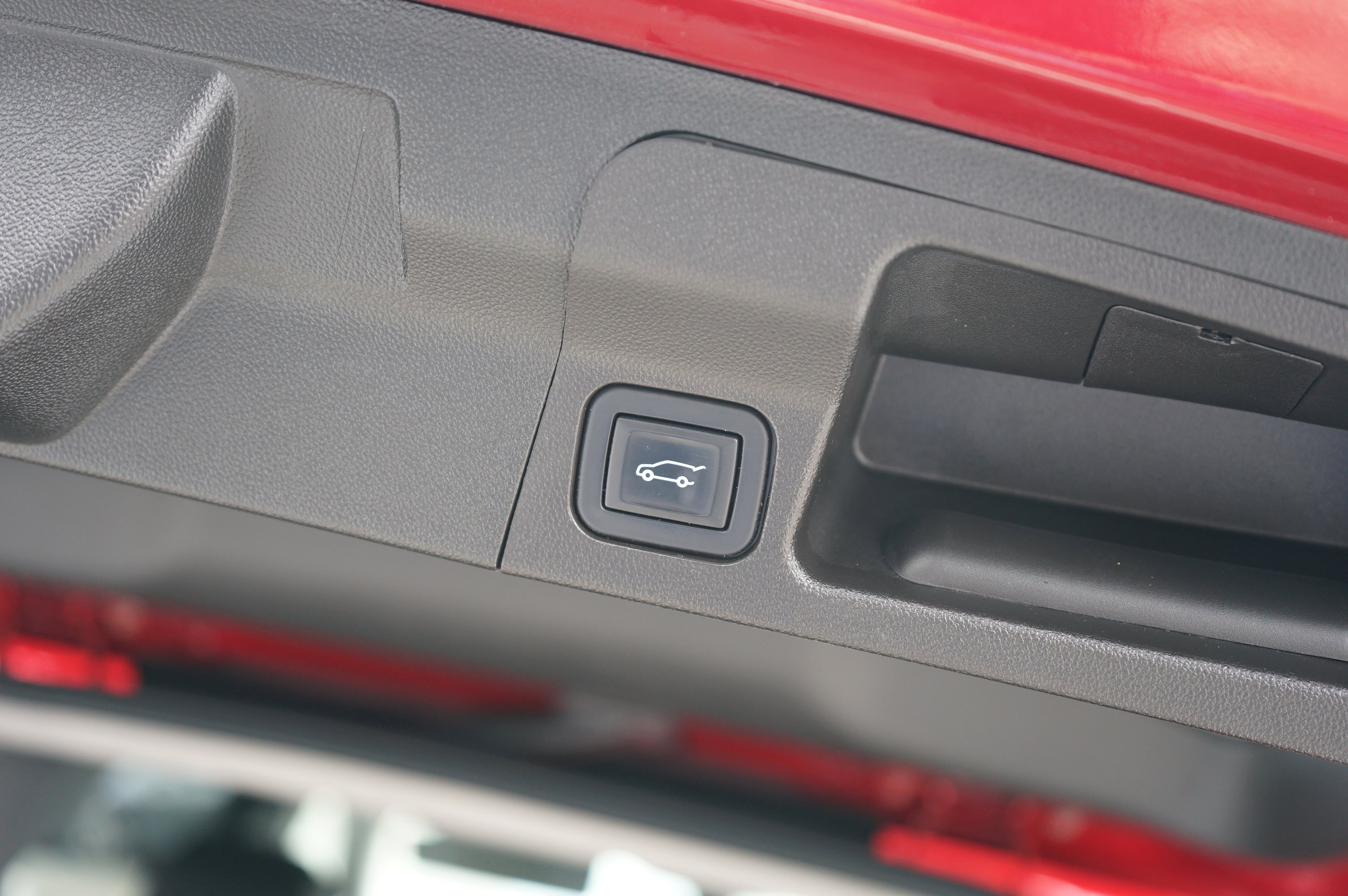 Used 2023 GMC Acadia SLT image 16