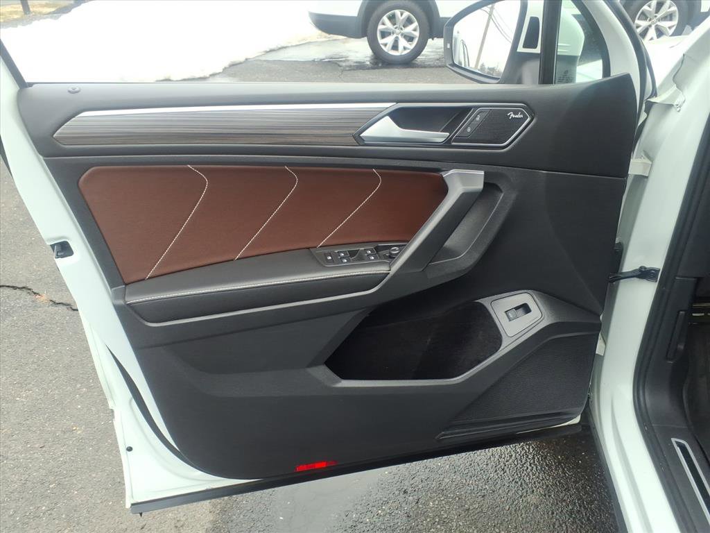 Certified 2022 Volkswagen Tiguan SEL R-Line image 18