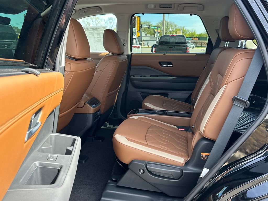 New 2026 Nissan Pathfinder Platinum AWD/4WD image 15