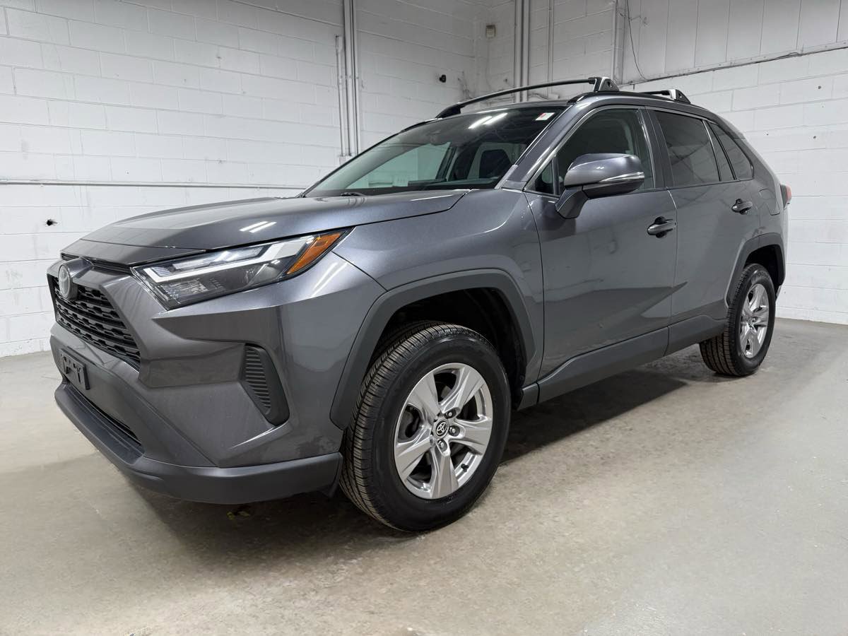 Used 2022 Toyota RAV4 XLE w/ Convenience Package AWD/4WD image 1