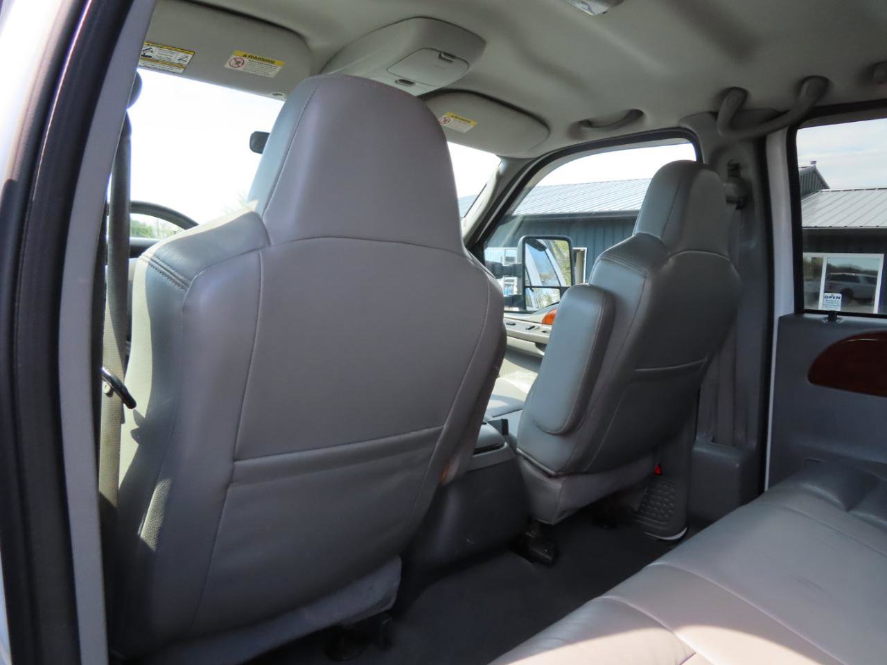 Used 2003 Ford F350 Lariat image 44