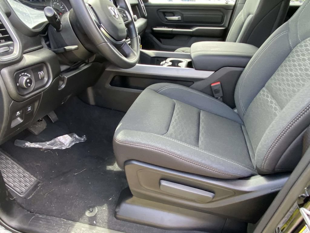New 2026 RAM 1500 Express AWD/4WD image 17