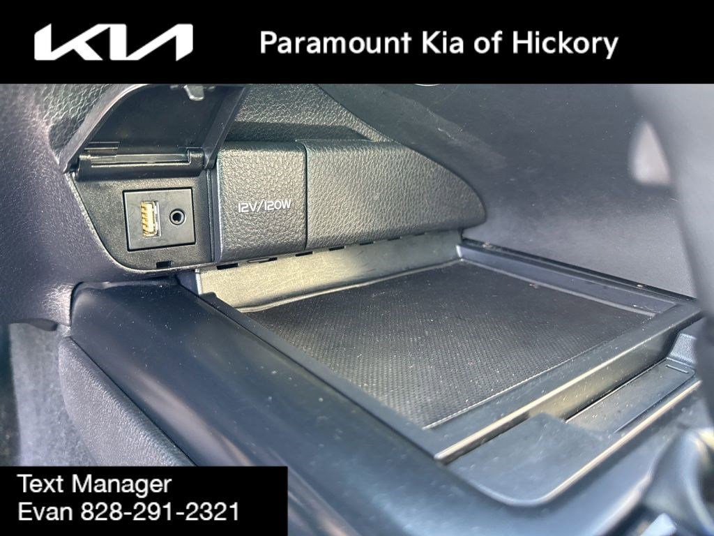 Used 2019 Toyota Camry SE FWD image 25