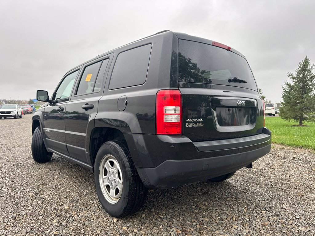Used 2016 Jeep Patriot Sport w/ Power Value Group AWD/4WD image 7