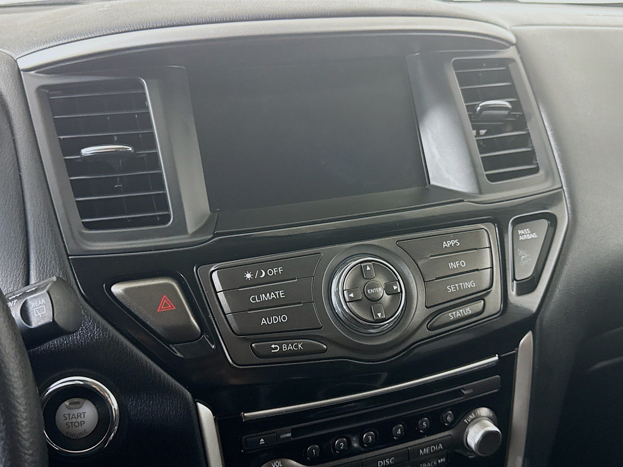 Used 2019 Nissan Pathfinder S AWD/4WD image 18