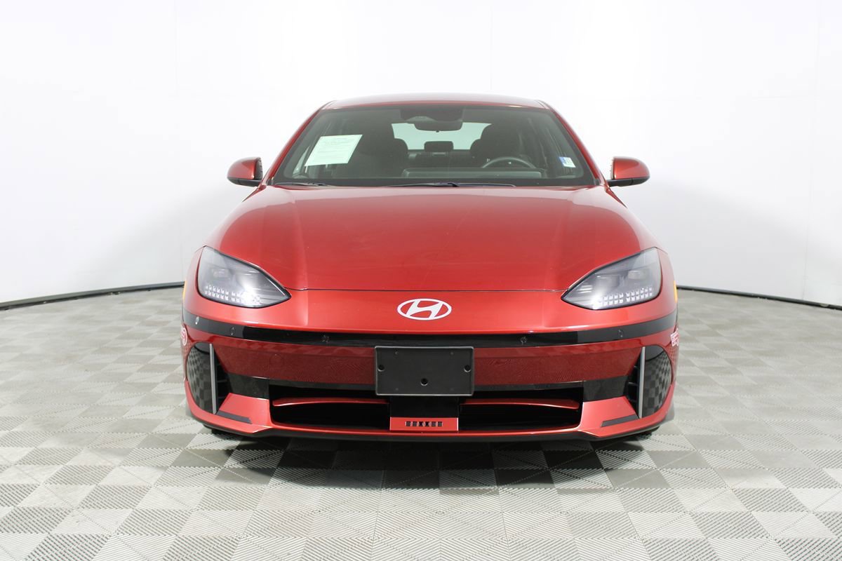 Used 2024 Hyundai Ioniq 6 SE RWD image 2
