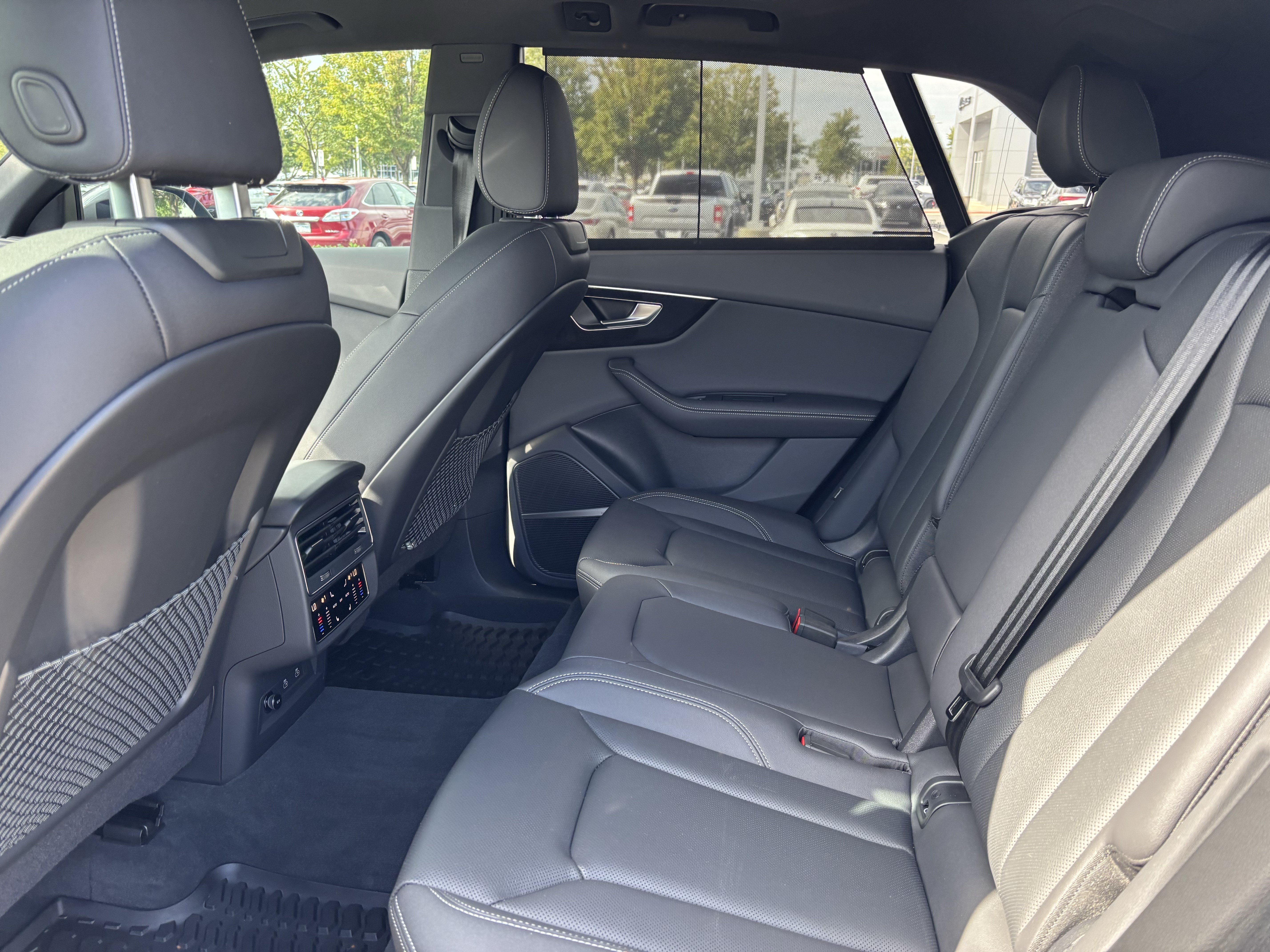 Used 2025 Audi Q8 Premium Plus AWD/4WD image 19