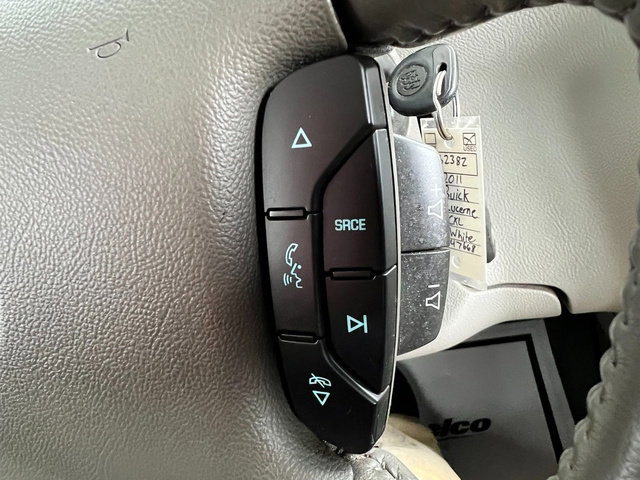 Used 2011 Buick Lucerne CXL image 19