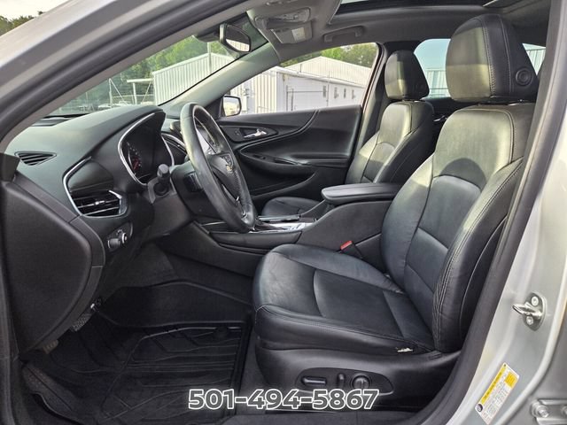 Used 2018 Chevrolet Malibu LT w/ Leather Package FWD image 9