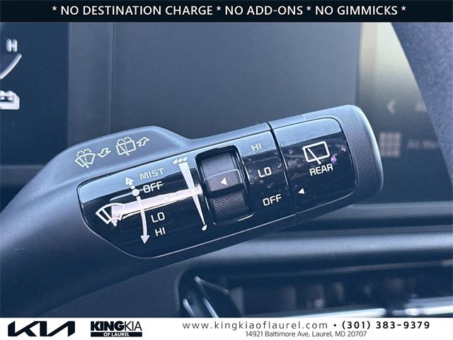 Used 2025 Kia Niro LX image 12
