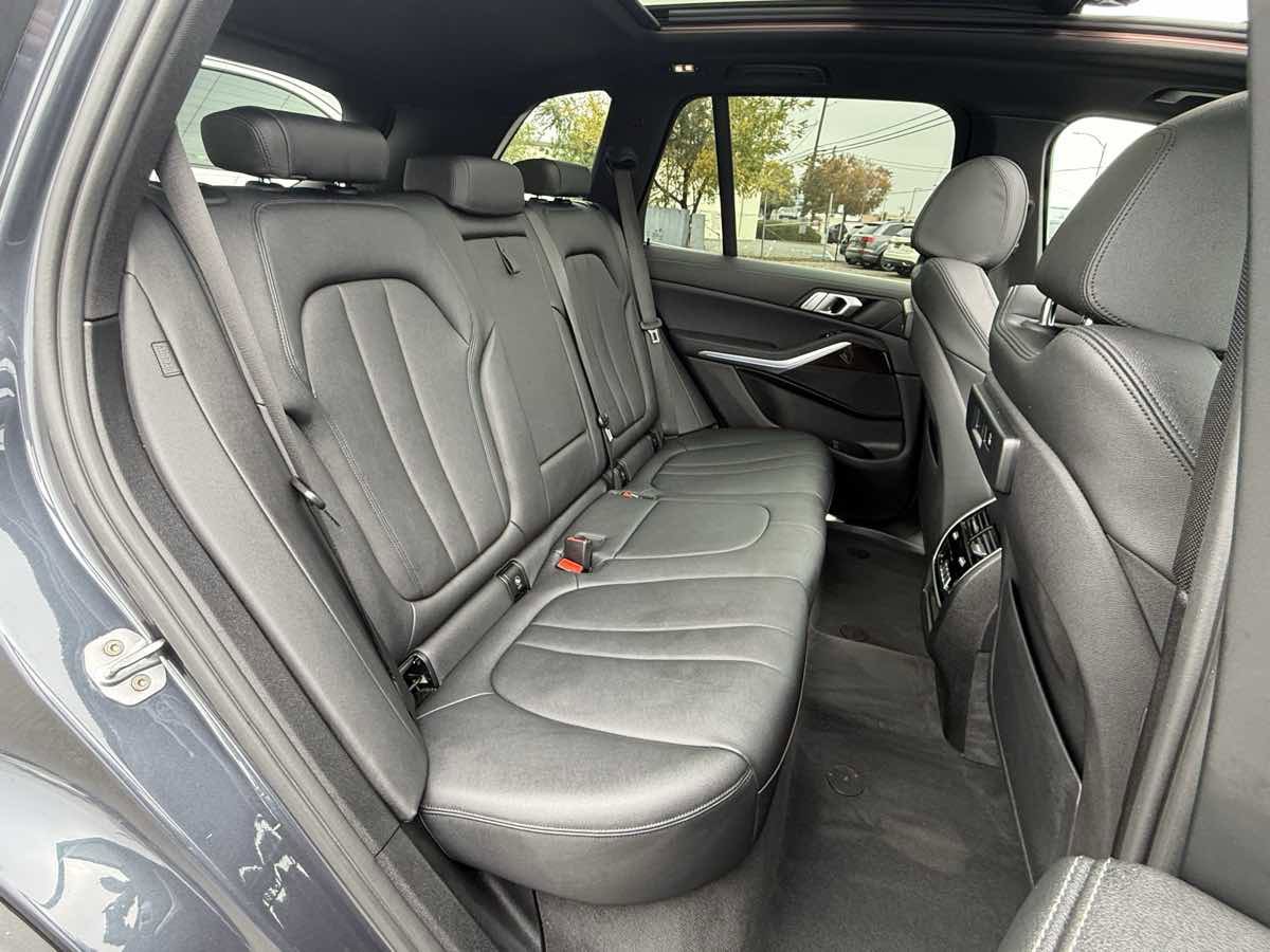 Used 2019 BMW X5 xDrive40i w/ Premium Package 2 image 13