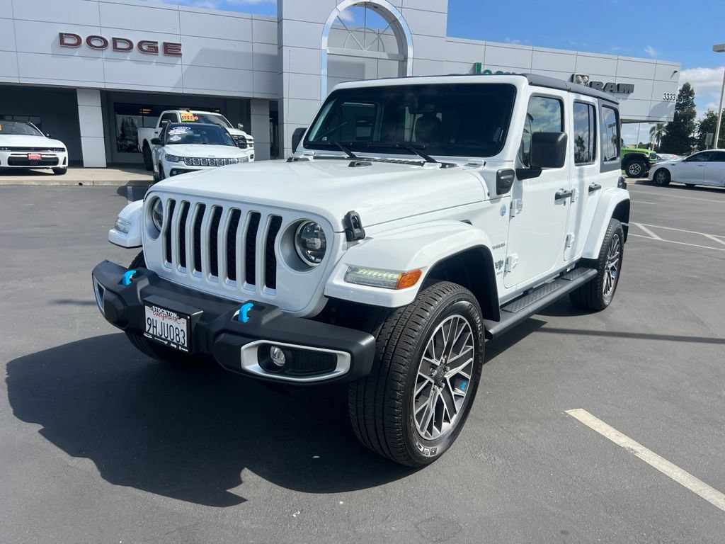 Used 2023 Jeep Wrangler Unlimited Sahara AWD/4WD image 5