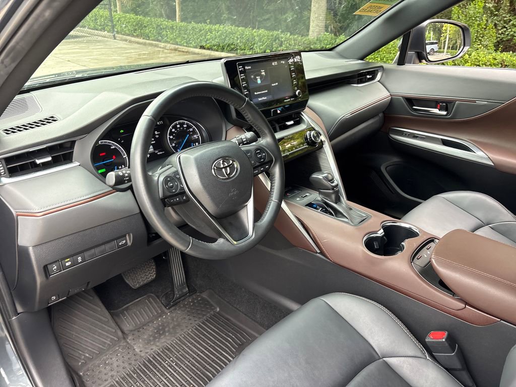 Used 2022 Toyota Venza XLE AWD/4WD image 6