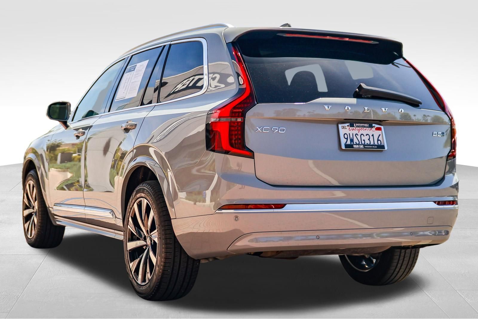 Used 2026 Volvo XC90 B5 Core image 5