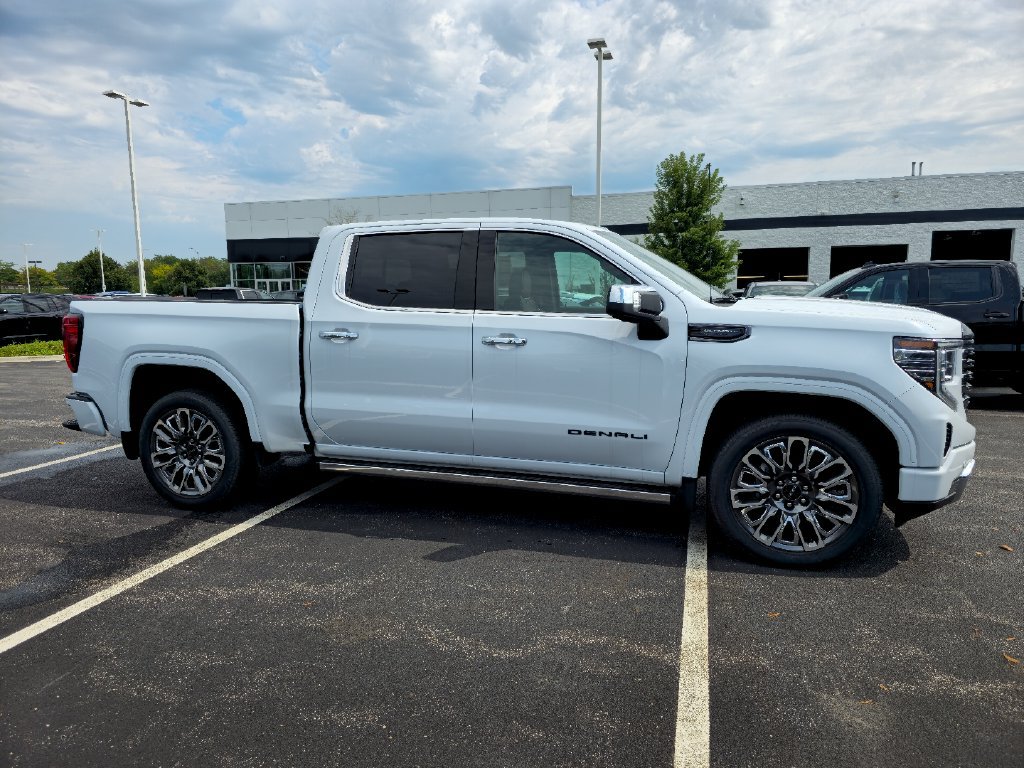 New 2026 GMC Sierra 1500 Denali Ultimate w/ LPO, Black Badging Package AWD/4WD image 7