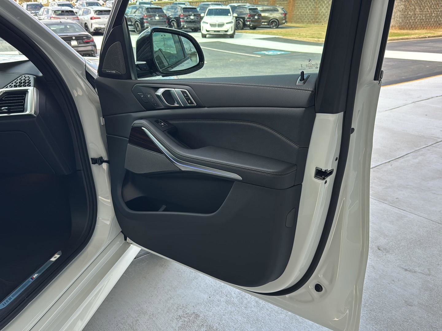 New 2026 BMW X5 sDrive40i image 13