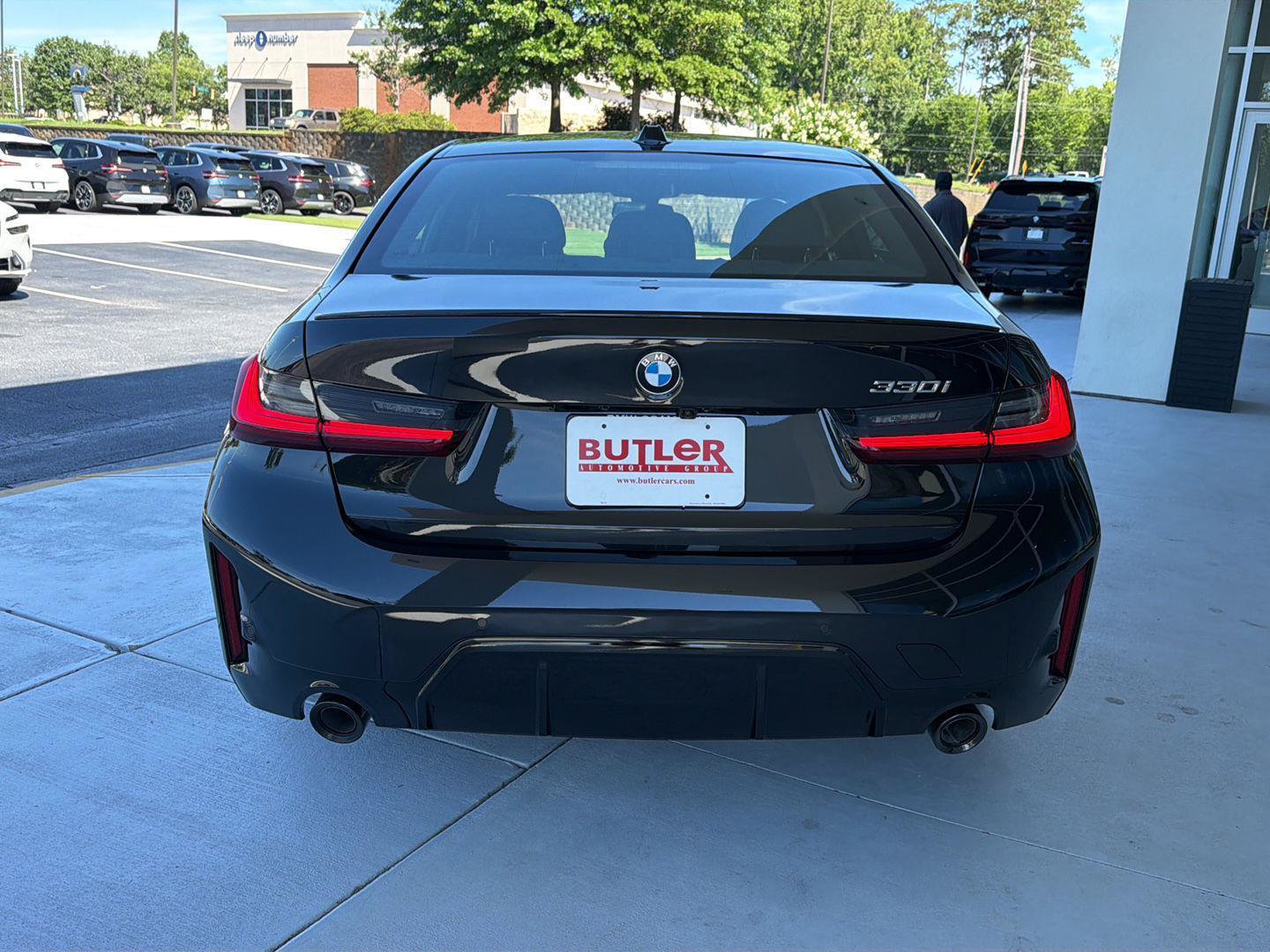 New 2026 BMW 330i Sedan w/ M Sport Package RWD image 5