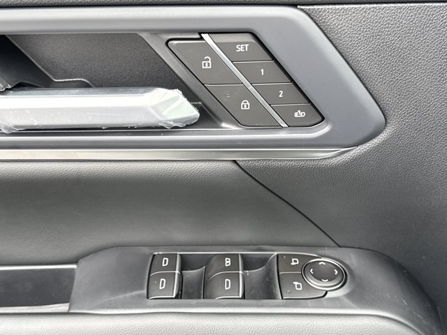 New 2026 GMC Terrain Denali w/ LPO, Black Badging Package AWD/4WD image 19