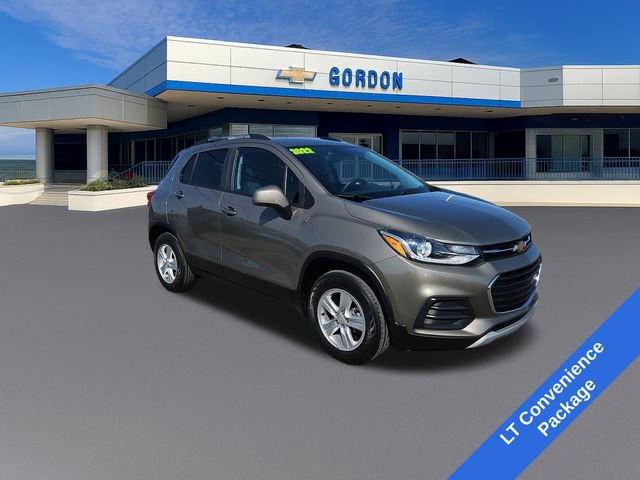 Used 2022 Chevrolet Trax LT w/ LT Convenience Package image 8