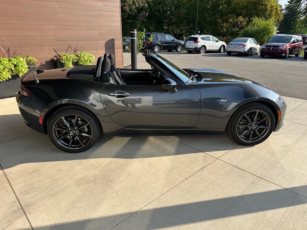 Used 2016 MAZDA MX-5 Miata Club RWD image 8
